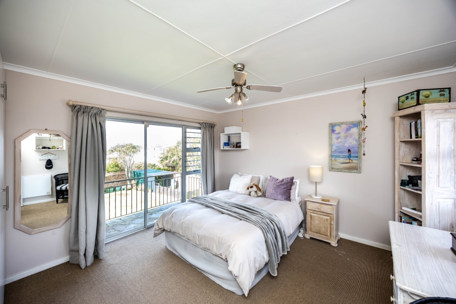 4 Bedroom Property for Sale in Kidds Beach Eastern Cape